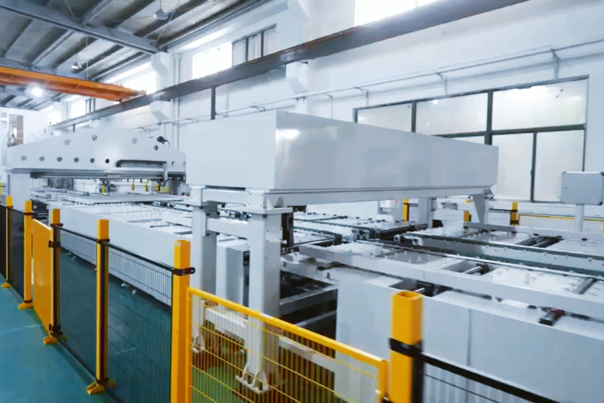 Simitch automated sheet-metal riveting cell for large scale parts