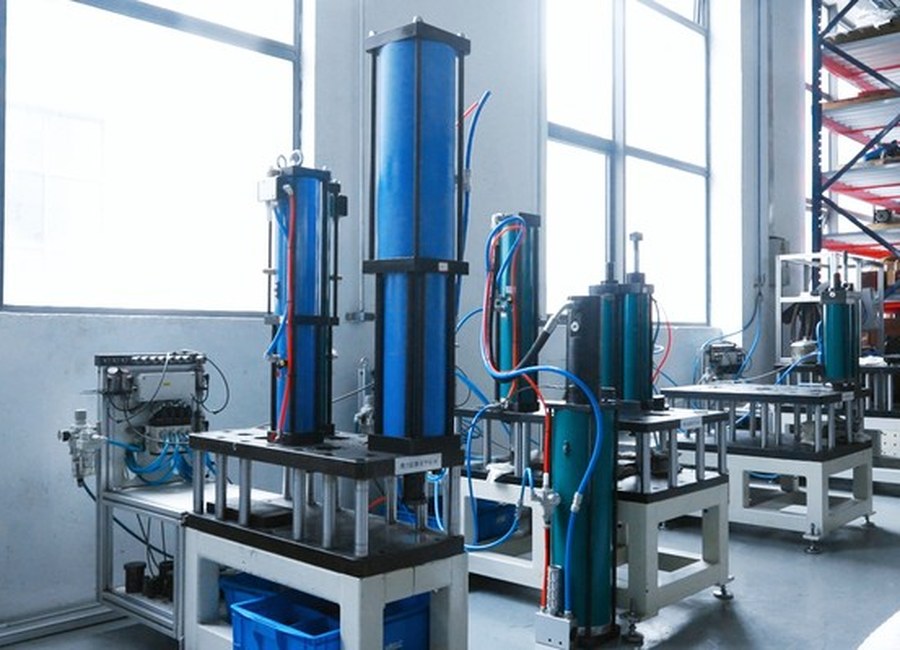 SIMITCH pneumohydraulic booster cylinder test bench for force data