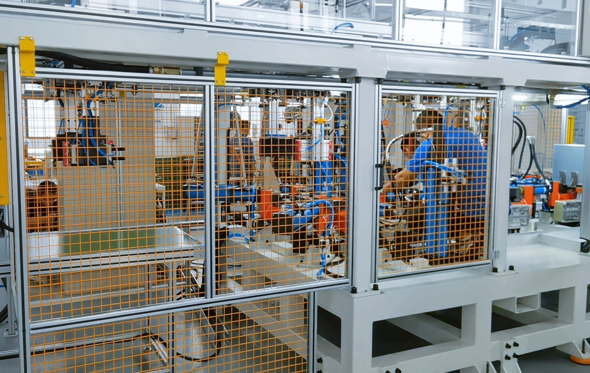 SIMITCH sheet metal joining process equipment for duct assembly